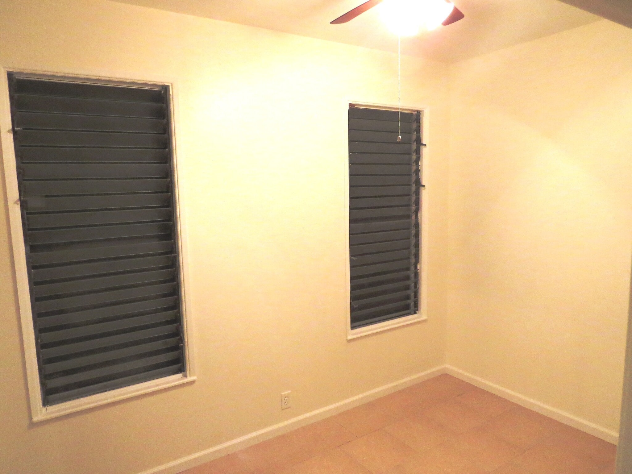 Building Photo - 15-1414 24th Ave