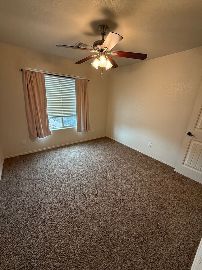 Building Photo - 1315 Paso Robles Ave