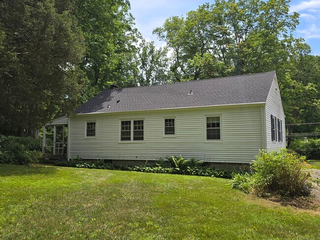 Building Photo - 58 Old Hawleyville Rd