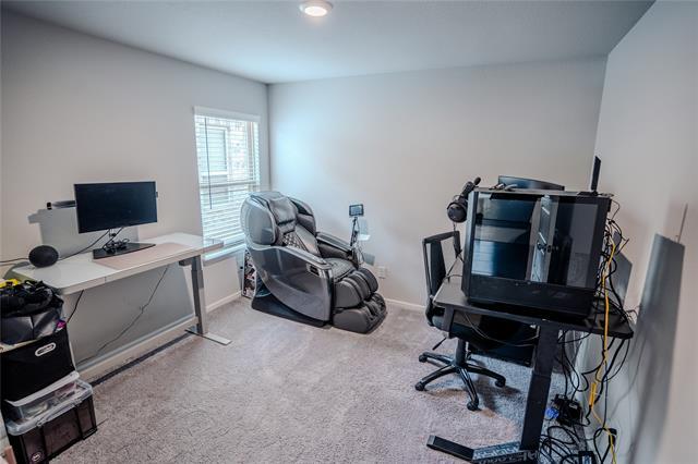 Building Photo - 404 Eaton Dr