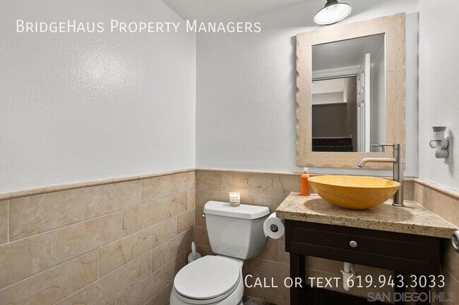 Building Photo - 5365 Aztec Dr