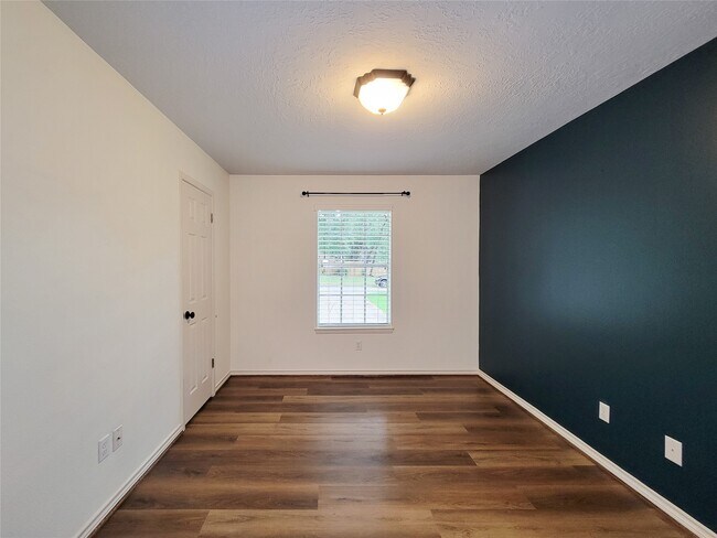 Building Photo - 3735 Hickory Knob Dr