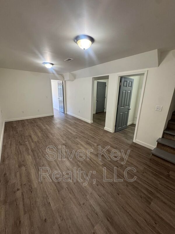 Building Photo - 1603 Hutsell Dr