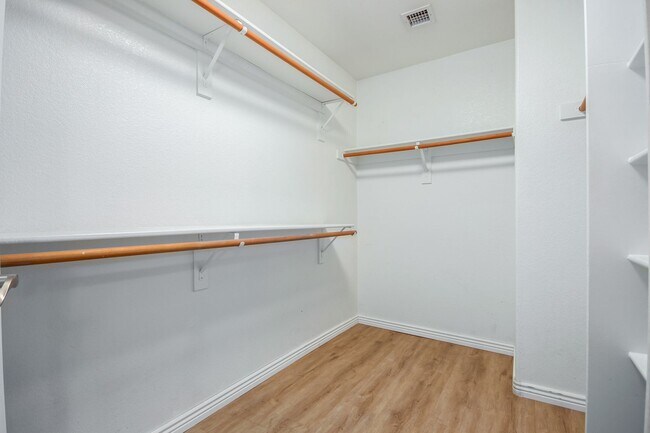 Building Photo - COMING SOON! Spacious 3 Bed, 2 Bath Home in Mesa