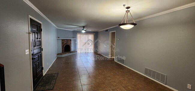 Building Photo - 3031 N Civic Center Plaza