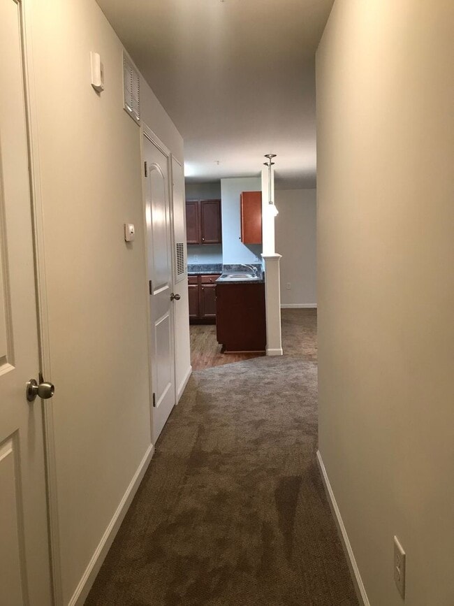 Building Photo - Bright & Inviting 2-Bedroom Condo in Prime...