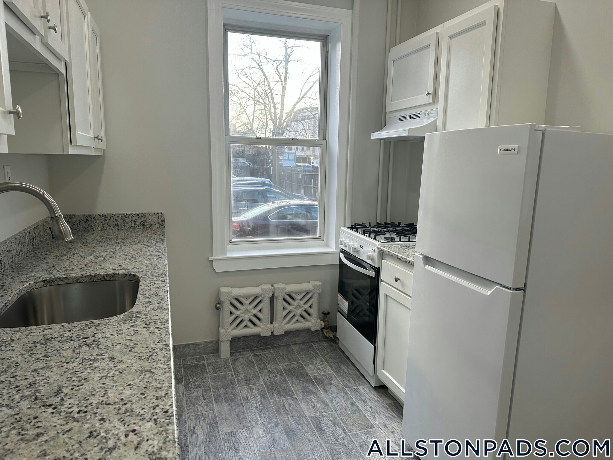 Building Photo - 33 Highgate St