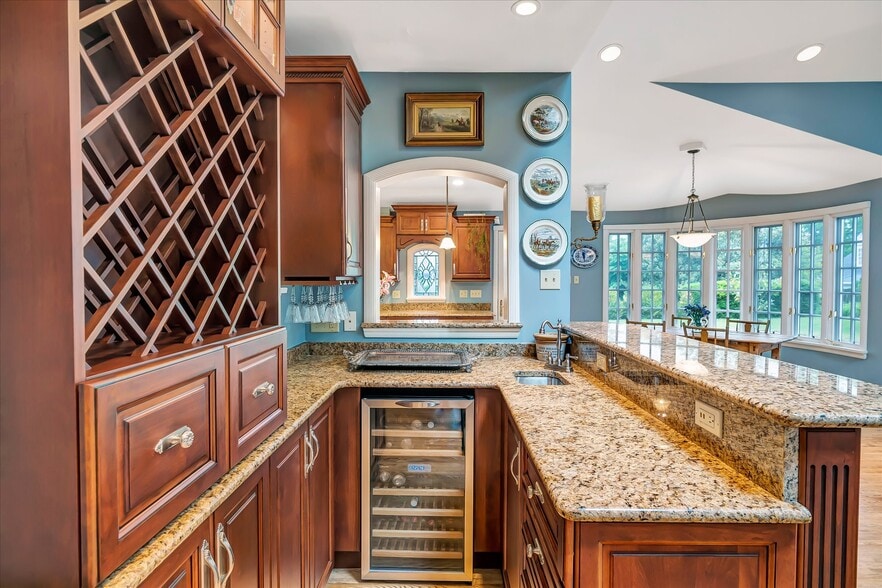 Building Photo - 15 Brazillian Ct