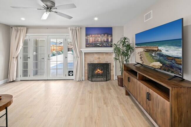 Building Photo - 1648 El Prado Ave
