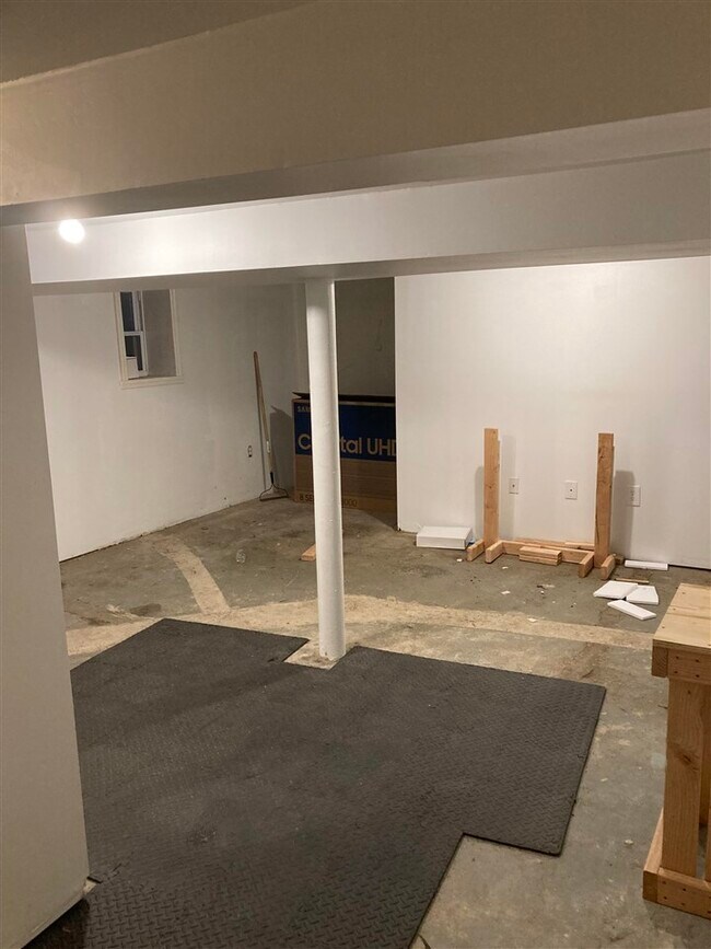 Building Photo - 52 Franklin St