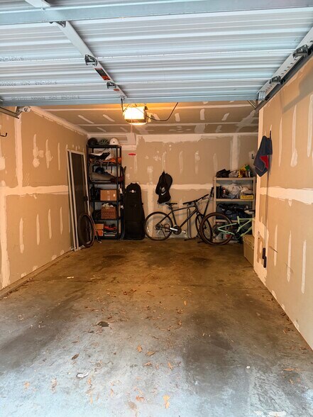 Building Photo - 635 Raphael Pl