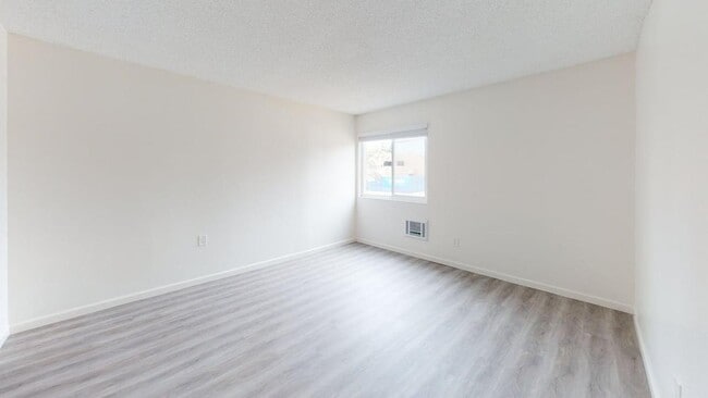 Building Photo - 1605 Diamond St