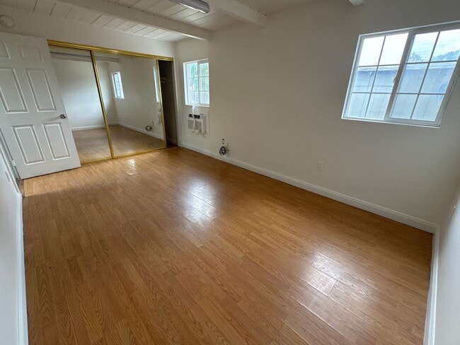 Building Photo - AVAILABLE! OPEN HOUSE SUNDAY 4:30-6:00 PM