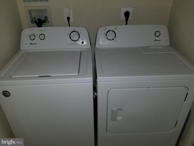 Building Photo - 12824 Clarksburg Square Rd