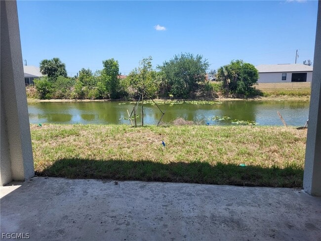 Building Photo - 654 NE 5th Pl