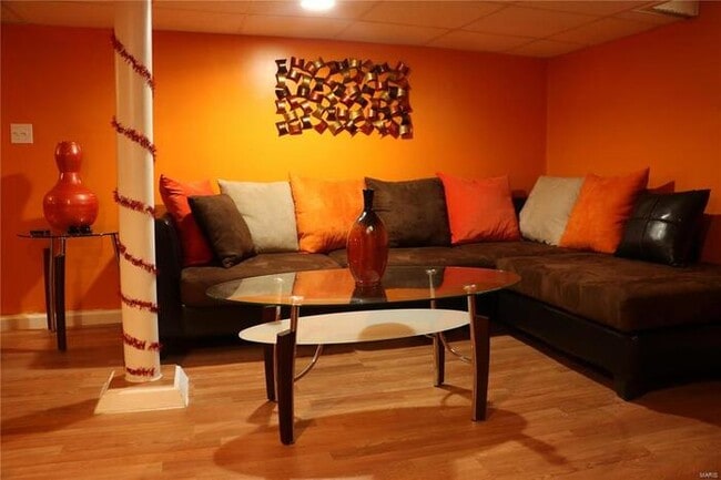 Building Photo - Fantastic 4bd/4ba home! Let yourself in!