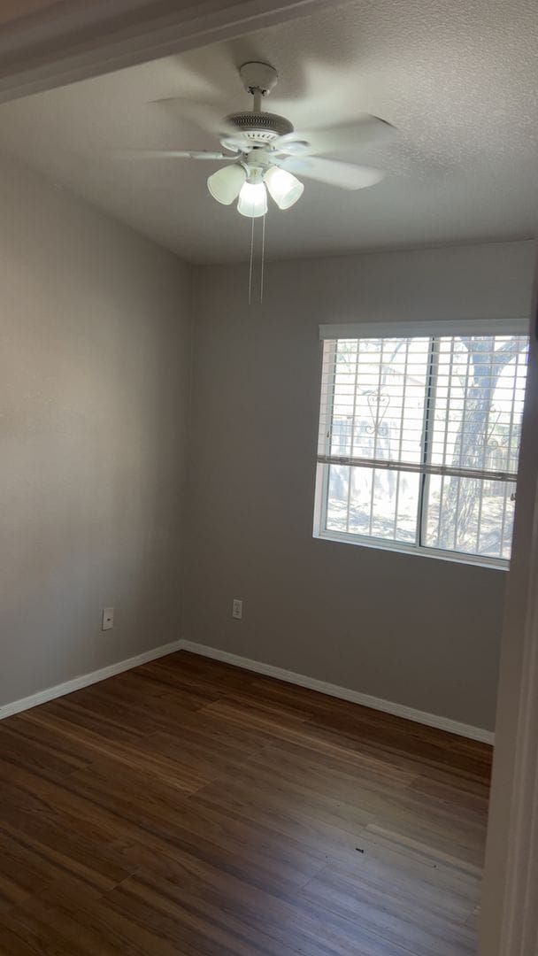 Building Photo - Great 4Bdm 2Ba Home, in a well desired loc...