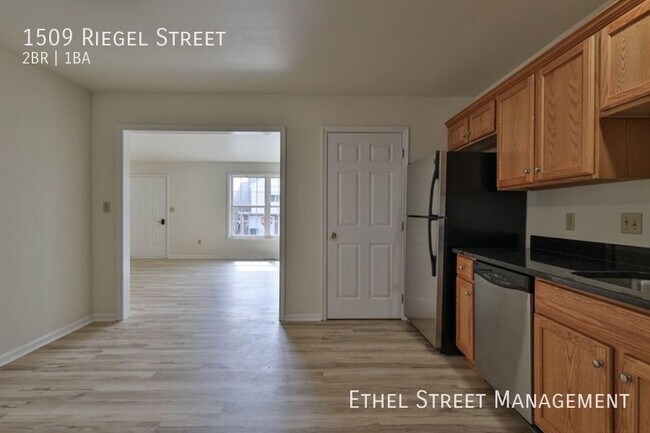 Building Photo - 1509 Riegel St