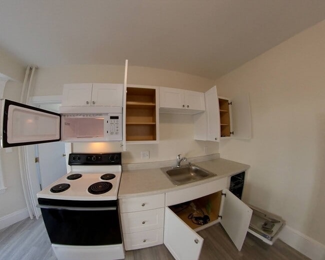 Building Photo - 11 Banks St