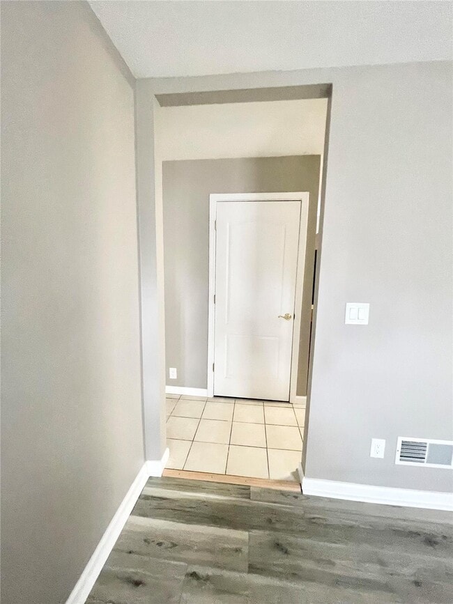 Building Photo - 525 N 27th St