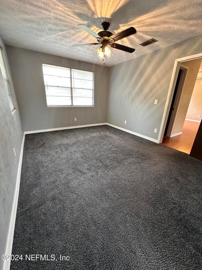 Building Photo - 555 Nightingale St