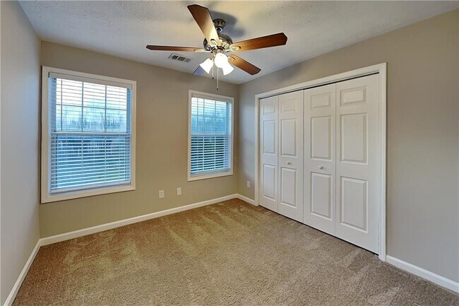 Building Photo - 5027 Wesleyan Dr