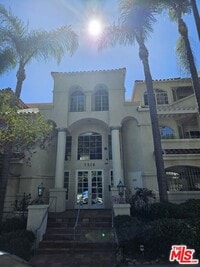 Building Photo - 7218 Hillside Ave