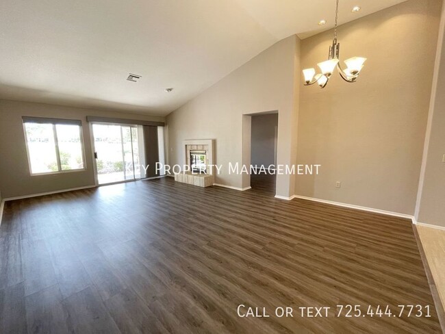 Building Photo - REMODELED 2 BEDROOM 2 BATH TOWNHOME ON THE...