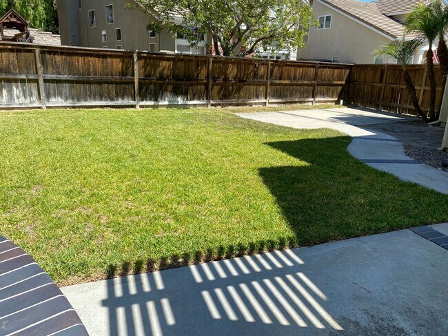 Building Photo - Gorgeous Single Family House - Available June 2026!