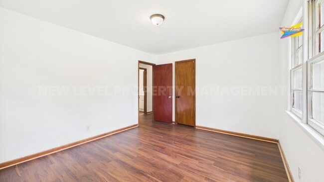 Building Photo - 4704 SW 101st Terrace