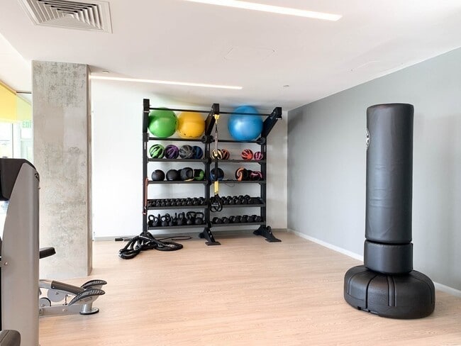 Building Photo - 65 Lewis St