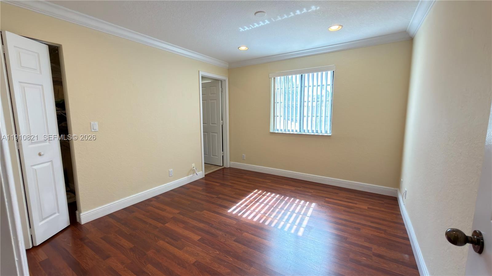 Building Photo - 3887 Tree Top Dr