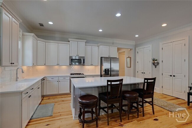 Building Photo - 3530 Greenleffe Dr