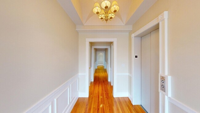 Building Photo - 22 Beacon St