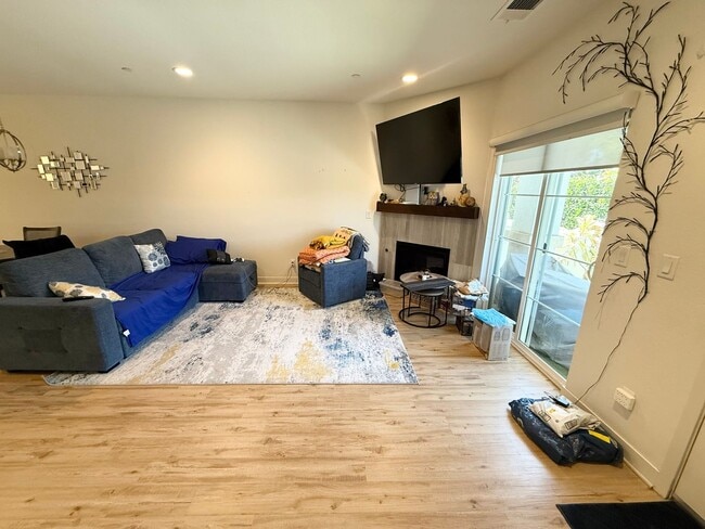 Building Photo - Beautiful 3-Bedroom Home in Anaheim!