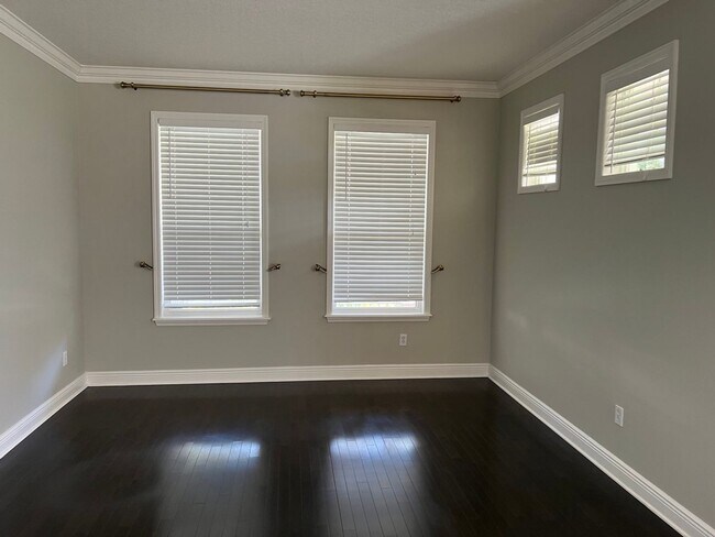 Building Photo - Stunning Windermere Home in Gated Communit...