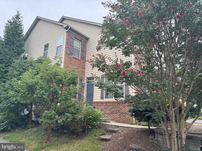 Building Photo - 3037 Moore Ln