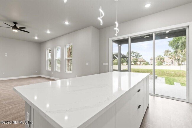 Building Photo - 5405 Heckscher Dr