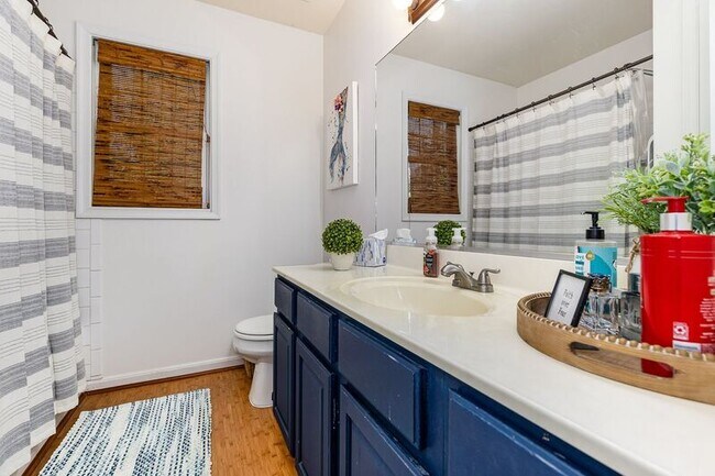 Building Photo - 11814 Gardenia Dr