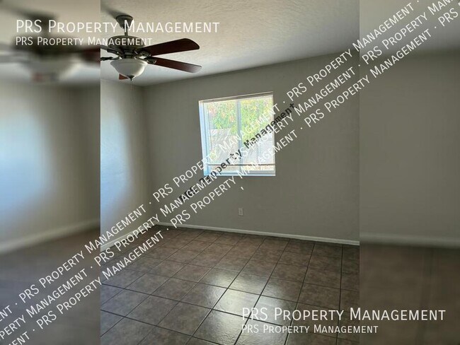 Building Photo - 10641 N 15th Ave