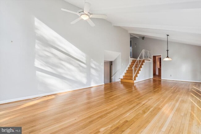 Building Photo - 6154 Beachway Dr