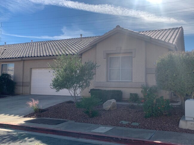 Building Photo - 1205 Simms Ave