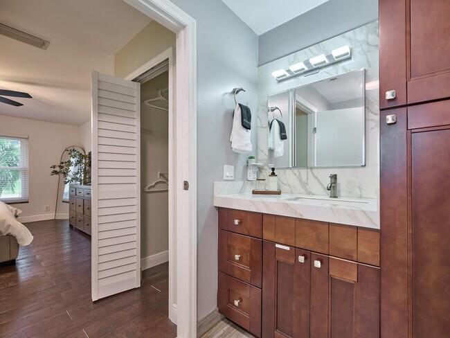 Building Photo - 1267 Summerwood Cir
