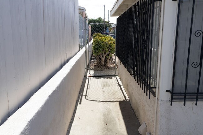 Building Photo - Beautiful Single Story Family Home Centrally Located Minutes From Downtown San Diego