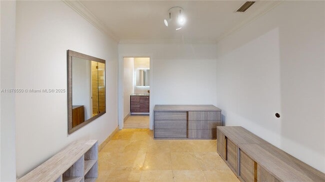 Building Photo - 7 Montilla Ave