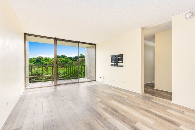 Building Photo - 2 bedroom 1 bath condo in Pearl 1 with 1 covered parking