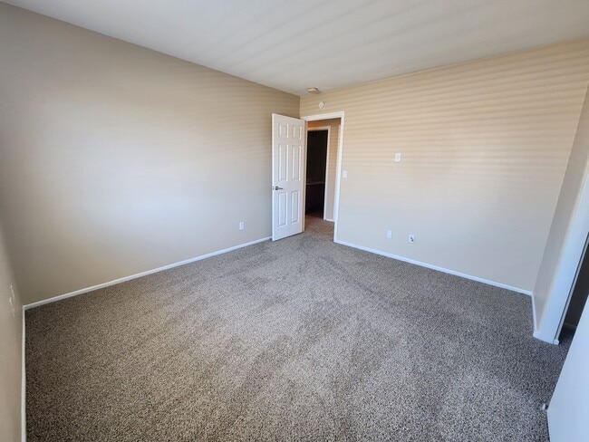 Building Photo - 7748 Cascade Bluffs Ct