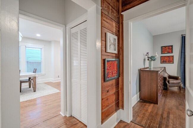 Building Photo - Updated Historically Charming Bungalow walking distance to Greenville Ave
