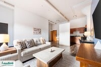 Building Photo - 45 Willow St