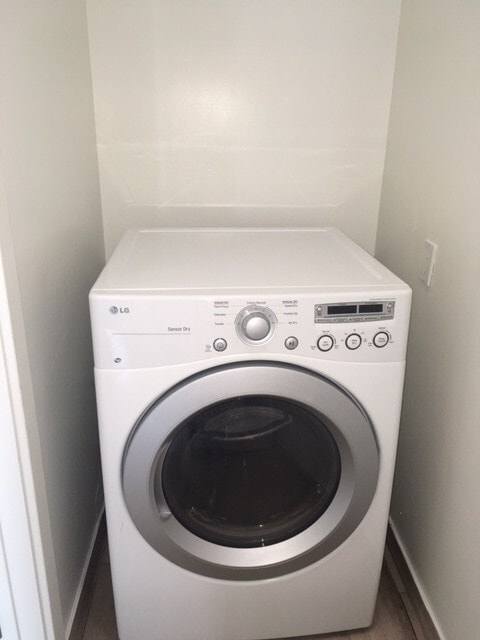 Building Photo - Live Upstairs, Work Downstairs: Rare Versatile Carpinteria Craftsman Townhouse!